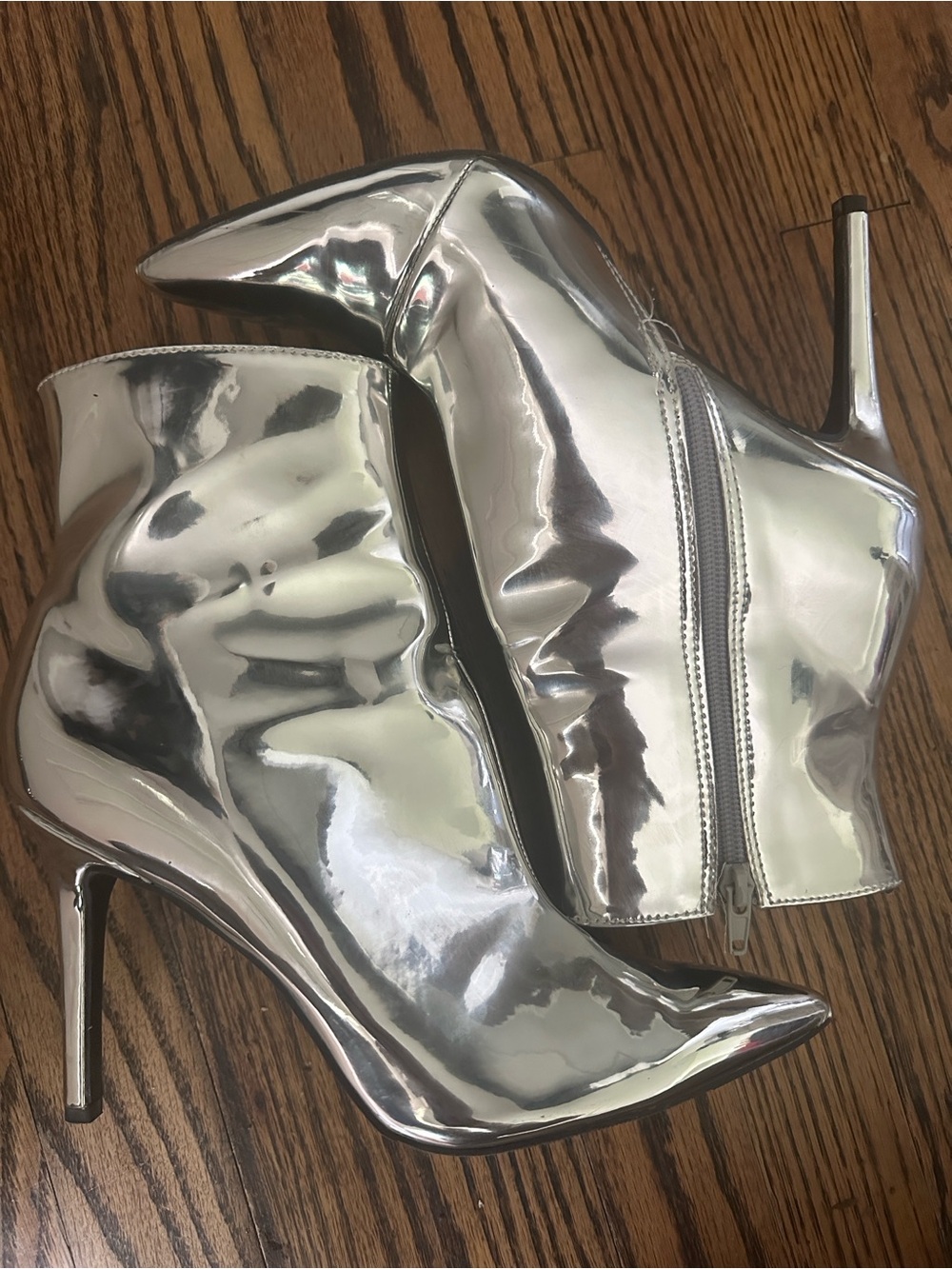 Thalia Sodi Silver Chrome Pointed-Toe Ankle Boots for Women. Sz 9